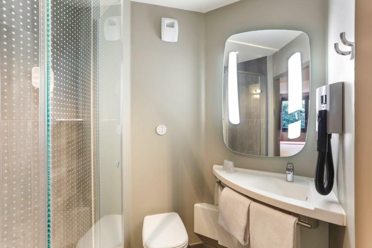 Ibis Gonesse Le Bourget Hotel Bagian luar foto